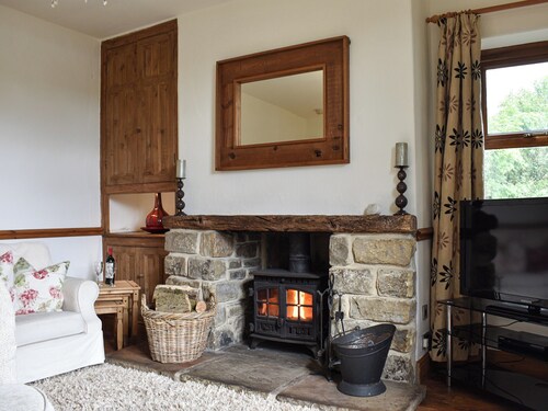 3 bedroom accommodation in Long Preston, near Settle