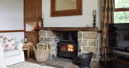 3 bedroom accommodation in Long Preston, near Settle