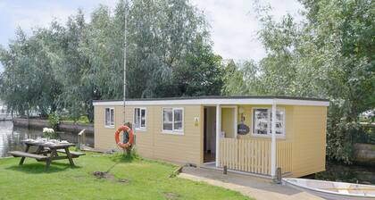 2 bedroom accommodation in Stalham