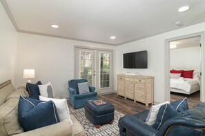 Bügeleisen/Bügelbrett, kostenloses WLAN, Bettwäsche