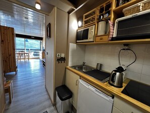 Fridge, microwave, oven, coffee/tea maker - Aiguille Verte, flat 28 - for 4 people 2* nice view (La Clusaz)