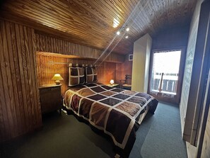 5 Schlafzimmer, Bügeleisen/Bügelbrett