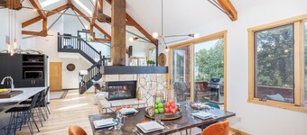 POLAR QUEEN- Modern Mountain Home w/ Views, Tons of Extras & Easy Ski Access