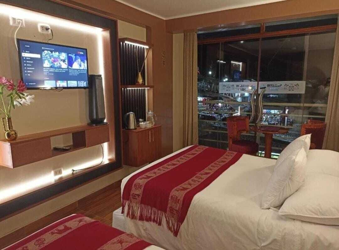 スタンダード 4 人部屋 ダブルベッド 2 台 エンスイート | 羽毛の掛け布団、客室ごとに異なる装飾、客室ごとに異なるインテリア、デスク