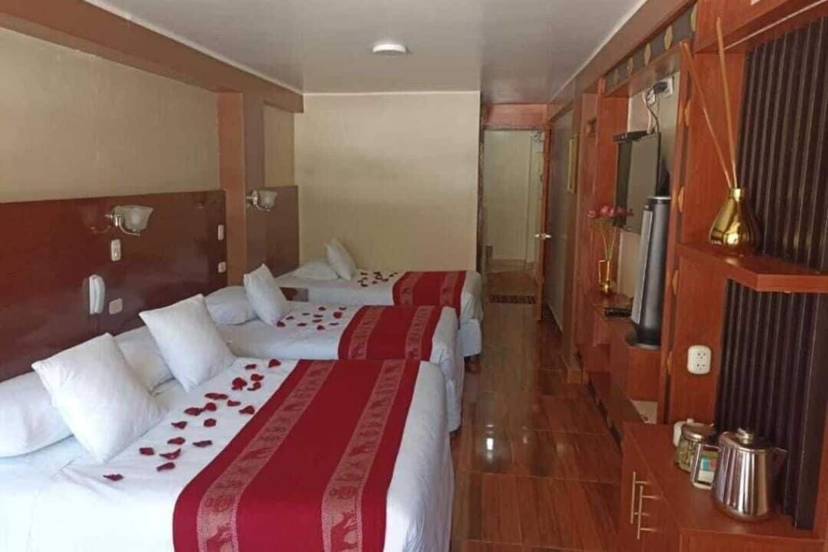 Habitación triple básica | Edredón, escritorio, insonorización y wifi gratis