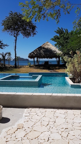 Luxury beachfront 3 bed Spacious  Villa for up to 8