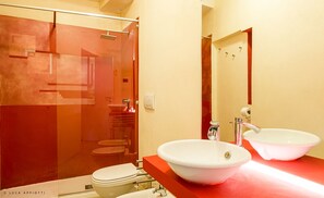 Shower, hair dryer, towels, soap - Tauto Apartment ..... (Atrani)