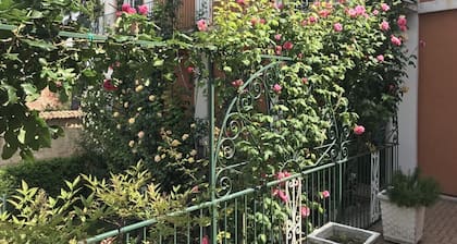 Sänky ja ruusut "Meni"