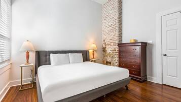 5 chambres, fer et planche à repasser, draps fournis