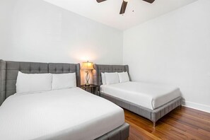 5 bedrooms, iron/ironing board, bed sheets