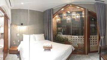 6 bedrooms, iron/ironing board, free WiFi, bed sheets