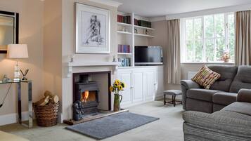 Televisie en een open haard