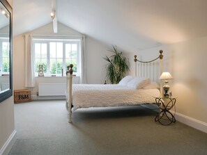 4 bedrooms, free WiFi, bed sheets