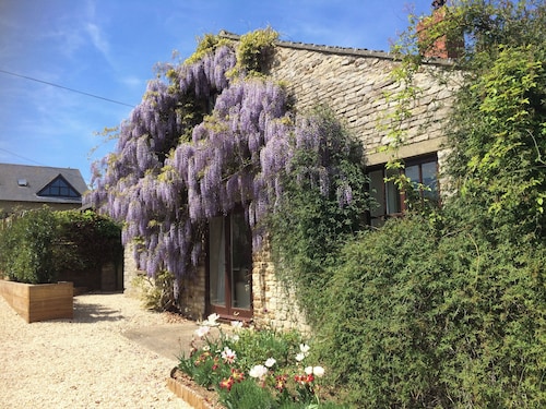 4 bedroom accommodation in Middle Aston, near Bicester