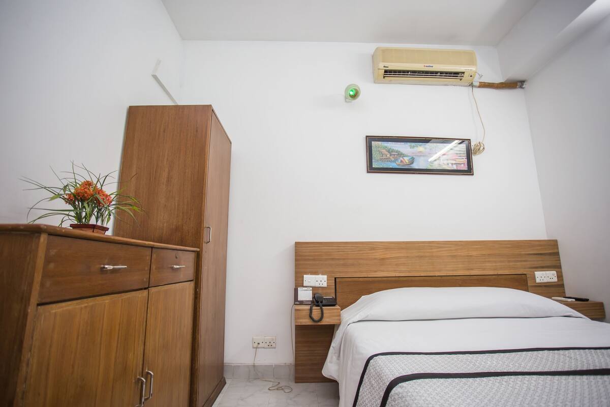 Suite ejecutiva | Sábanas de algodón egipcio, ropa de cama de alta calidad, minibar