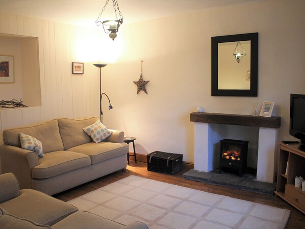 Living area - 1 bedroom accommodation in Lindale, near Grange-over-Sands (Lindale, near Grange-over-Sands)
