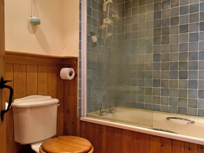 Towels - 1 bedroom accommodation in Lindale, near Grange-over-Sands (Lindale, near Grange-over-Sands)