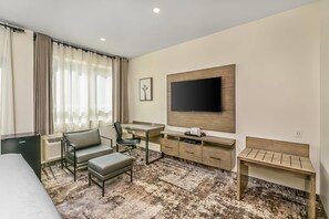 Standaard kamer, 1 kingsize bed, niet-roken | Donsdekens, een bureau, geluiddichte muren, beddengoed