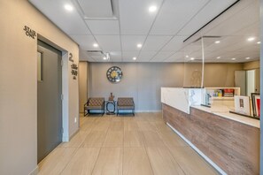 Lobby - The Hue Hotel, an Ascend Collection Hotel (Kamloops)