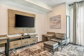 Kamer, 1 kingsize bed, niet-roken (Efficiency) | Donsdekens, een bureau, geluiddichte muren, beddengoed