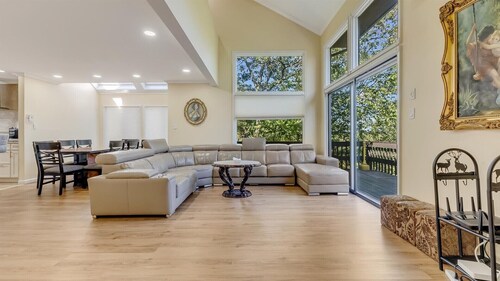 Cozy Modern Camelback House