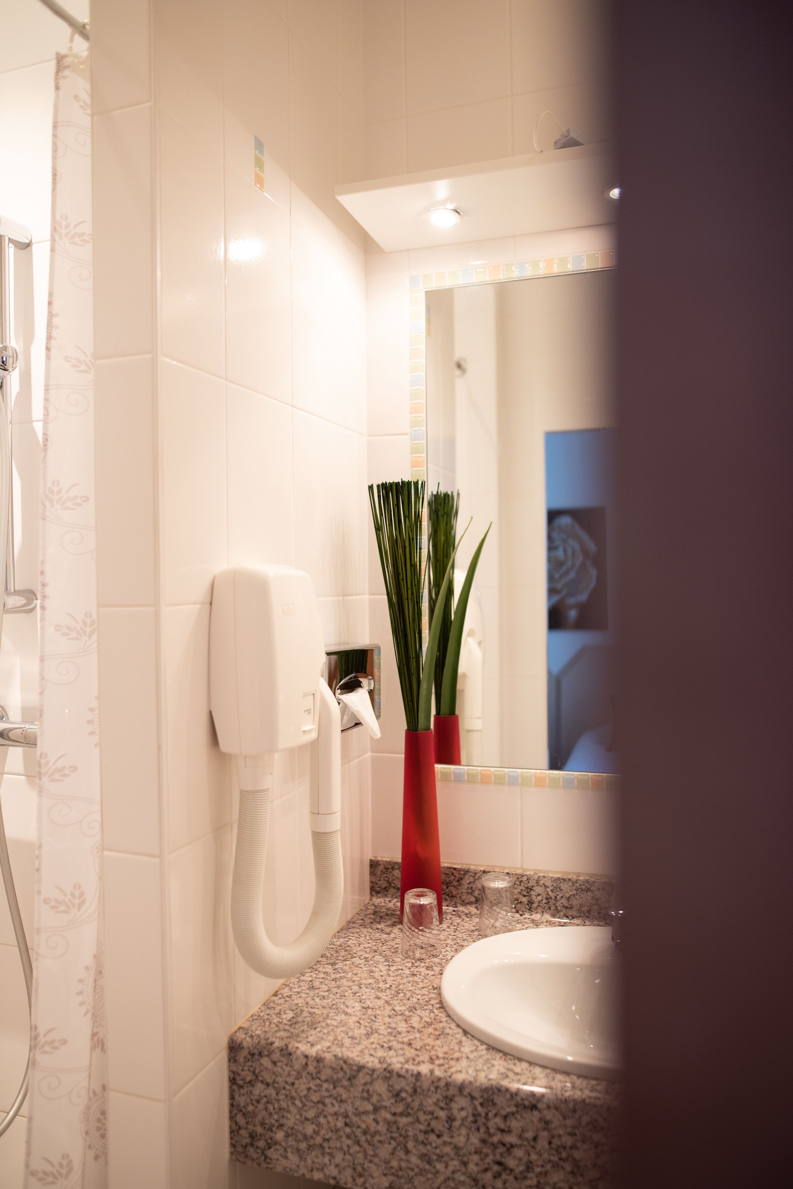 classic twin room | bathroom | free toiletries, hair dryer, towels, soap