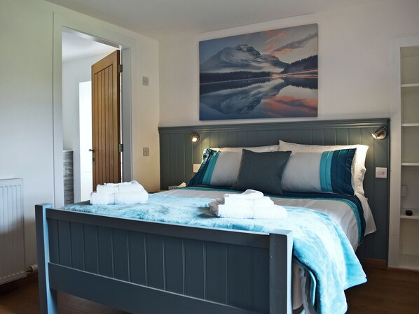 3 bedrooms, free WiFi, bed sheets