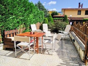 تناول الطعام بالخارج