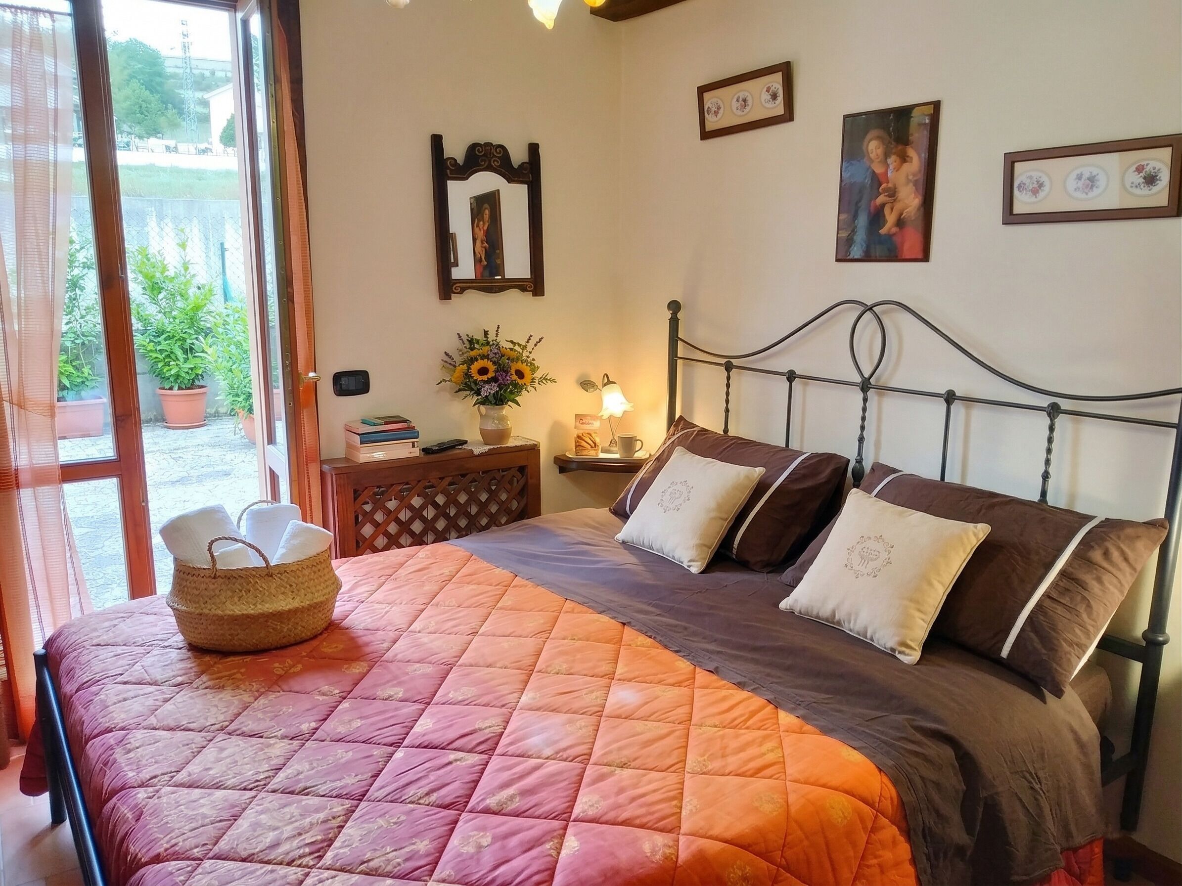 1 camera, Wi-Fi gratuito, lenzuola