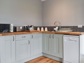Dishwasher - 1 bedroom accommodation in Low Marishes, near Pickering (Low Marishes, near Pickering)