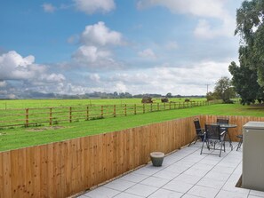 Outdoor dining - 1 bedroom accommodation in Low Marishes, near Pickering (Low Marishes, near Pickering)