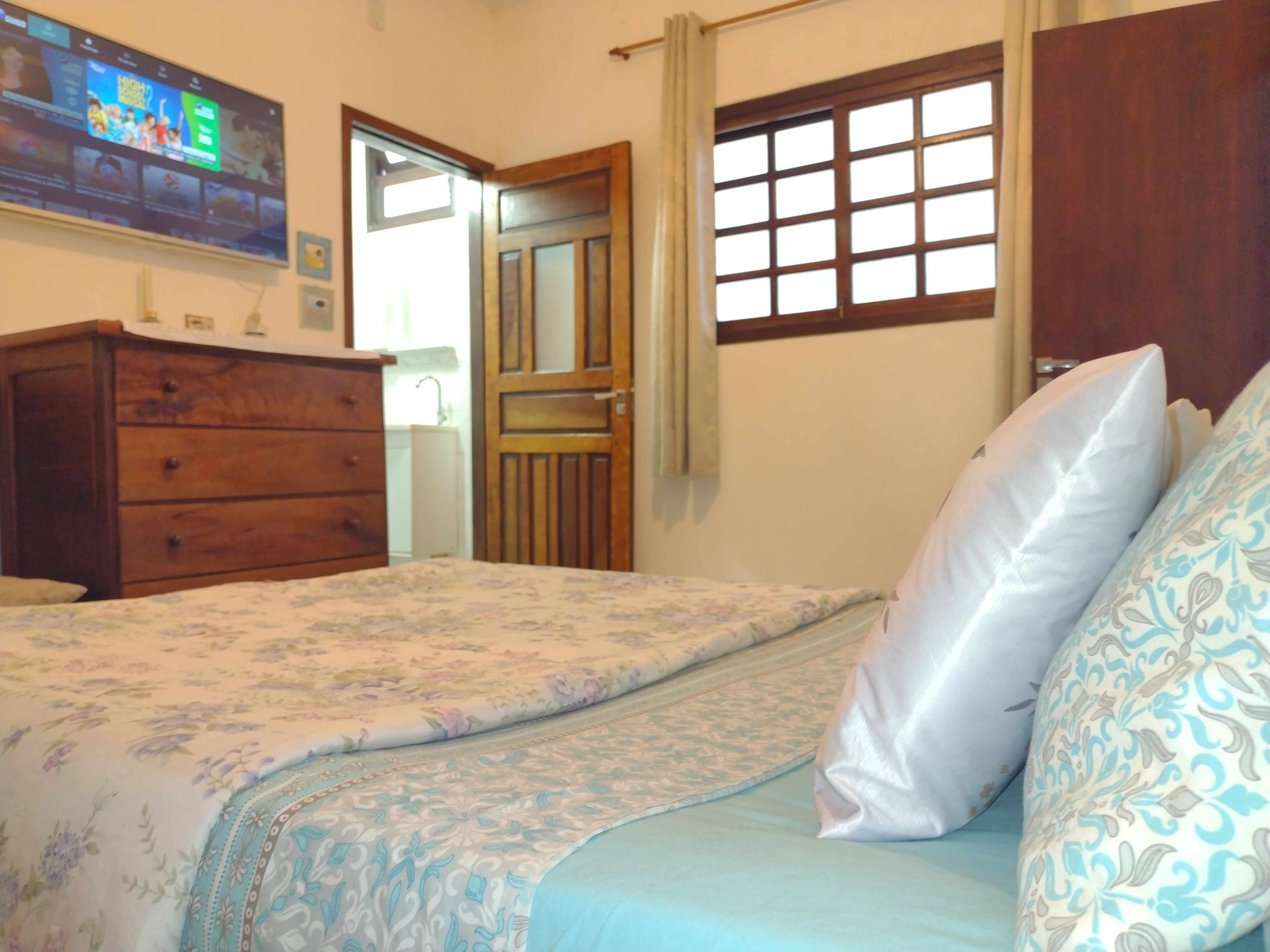 1 quarto, Wi-Fi de cortesia, roupa de cama