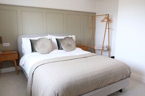 2 chambres, fer et planche à repasser, lit parapluie, Wi-Fi