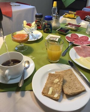 Colazione a buffet inclusa, servita tutte le mattine 