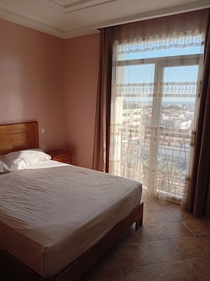 City Studio Suite, 1 Double Bed, City View | 1 bedroom, desk, laptop workspace, free WiFi