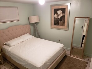 4 عدّة غرف نوم ومكواة/لوح كي وواي فاي وملاءات أسرّة