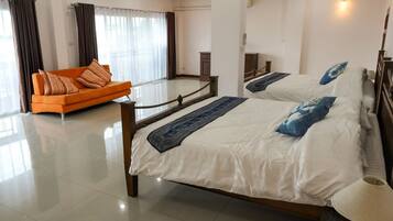 3 bedrooms, iron/ironing board, WiFi, bed sheets