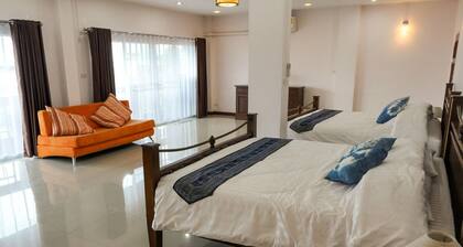 ⋆★3BR Home ★⋆City center ❤ ping pong & pool table -- Great Location!!