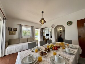 Dining - VILAMOURA OCEAN VILLA WITH POOL by HOMING (Vilamoura)