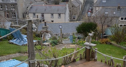 Driftwood Cottage, lähellä Portsoyn historiallista satamaa upealla puutarhalla