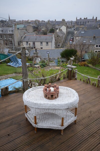 NEW LISTING!! Driftwood Cottage, near Portsoy's historic harbour-stunning garden