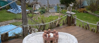 Driftwood Cottage, near Portsoy's historic harbour-stunning garden