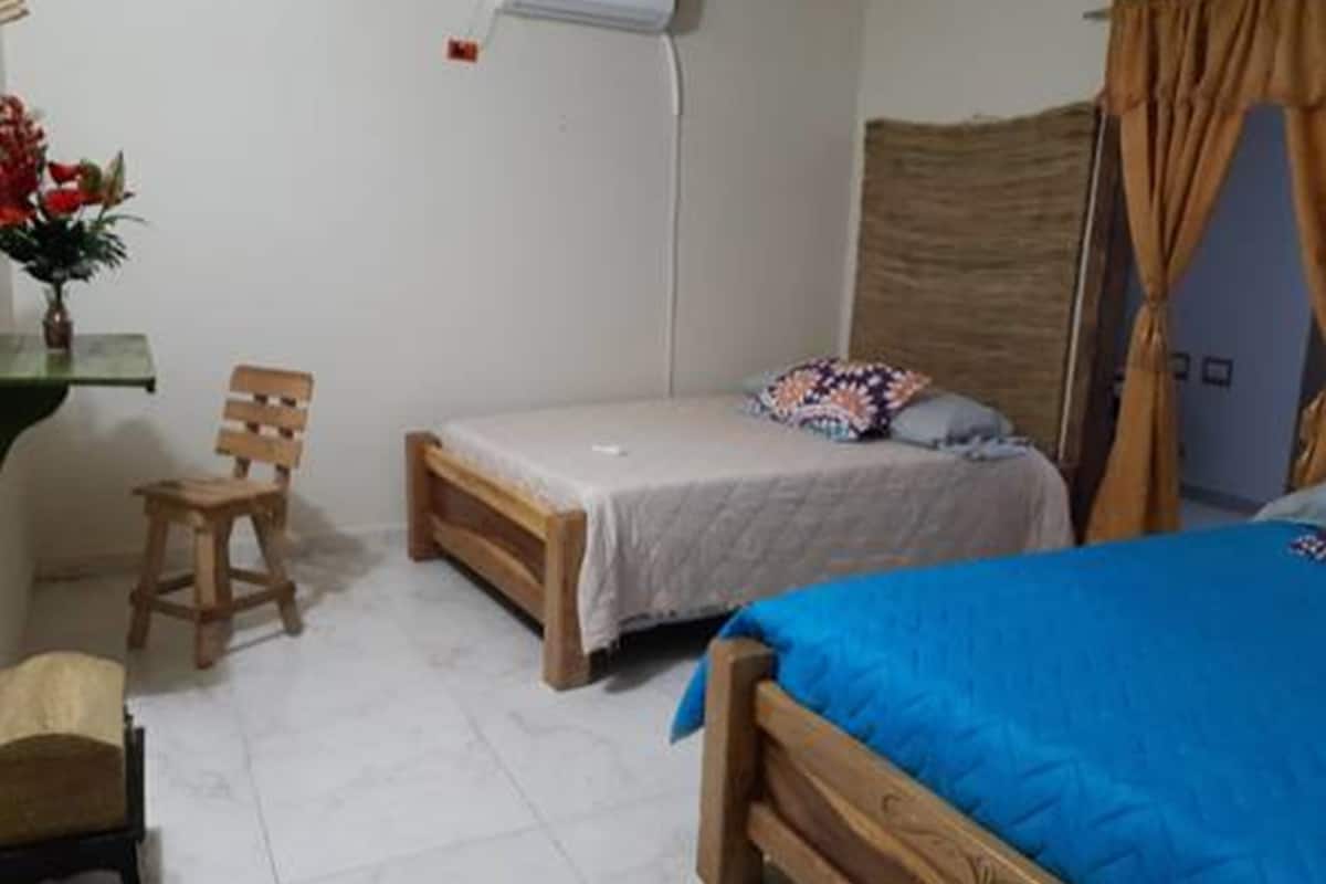 Deluxe-rum - 2 queensize-sängar | Gratis wi-fi och sängkläder