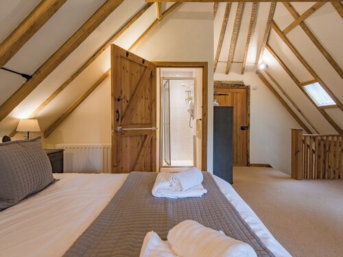 3 bedroom accommodation in Hollingbourne