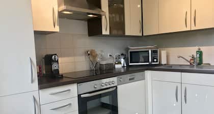 Apartamento en residencia zona tranquila cerca del centro totalmente equipado.