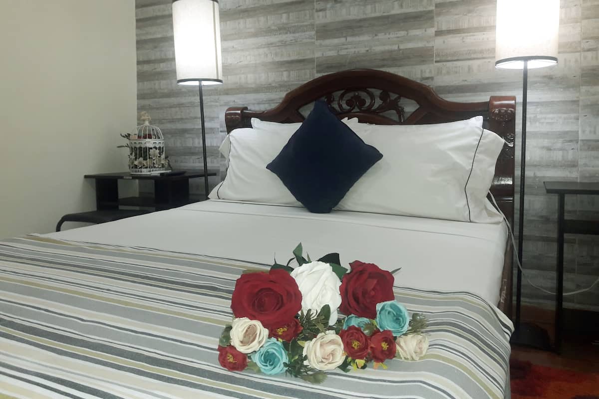 Economy Single Room | In-room safe, soundproofing, iron/ironing board (on request)