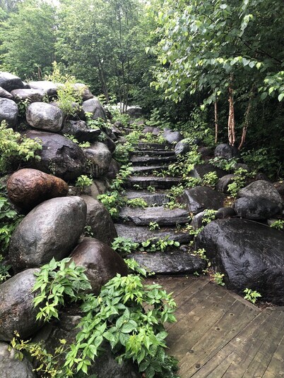 Spacious Riverside Cabin Near Sugarloaf – Perfect for Family Getaways