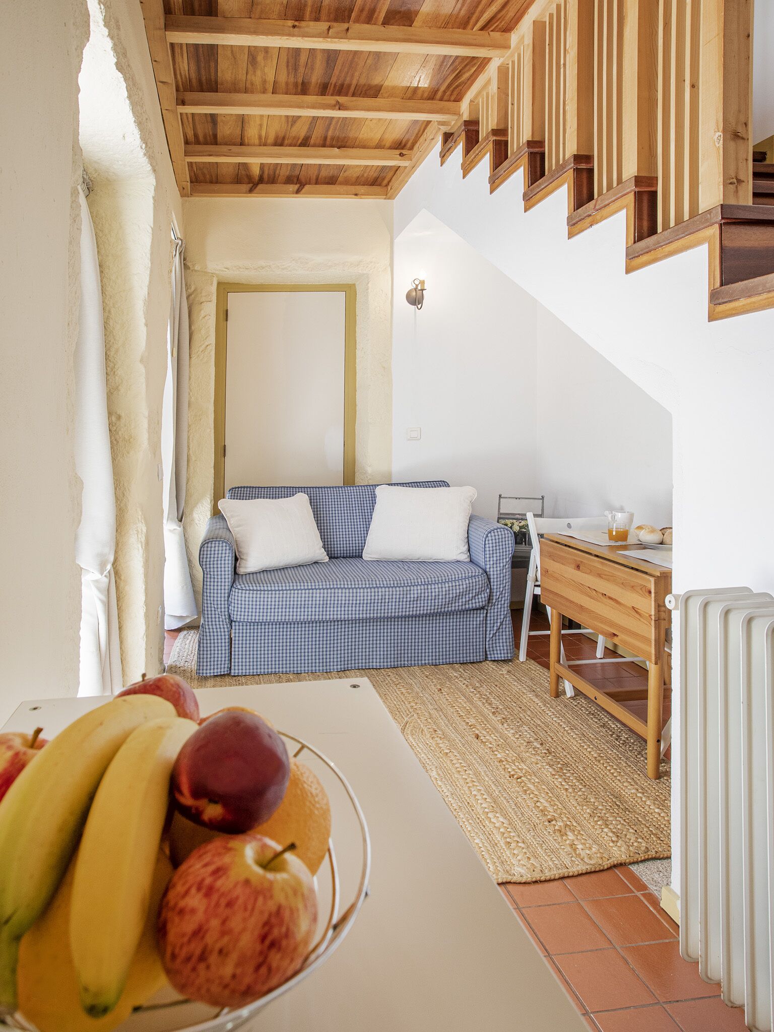 Apartment, 1 Bedroom, Mezzanine | Zona de estar | Una televisión de pantalla plana