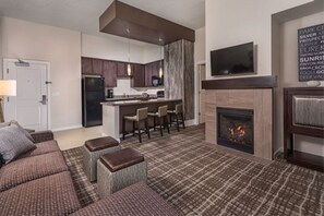 TV, fireplace, ping pong