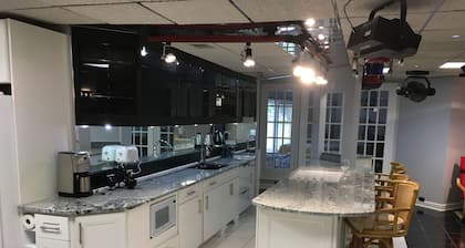 Magnificent Newly renovated 2 bedroom Apartment
